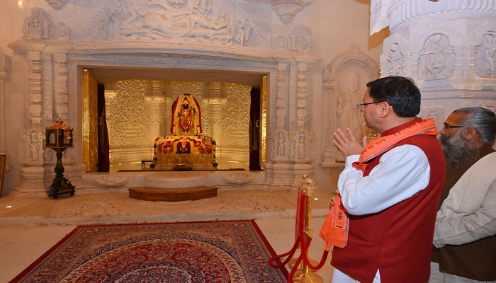 धामी सरकार पहुंची अयोध्या, भक्ति भाव से किए रामलला के दर्शन