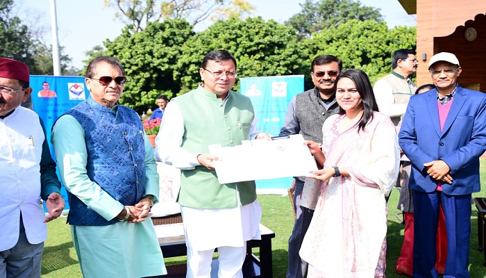 सीएम धामी ने लेखा परीक्षक के पद पर चयनित अभ्यर्थियों को वितरित किये नियुक्ति पत्र