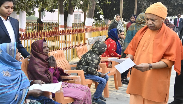 गरीबों को कोई नहीं उजाड़ पाएगा: सीएम योगी
