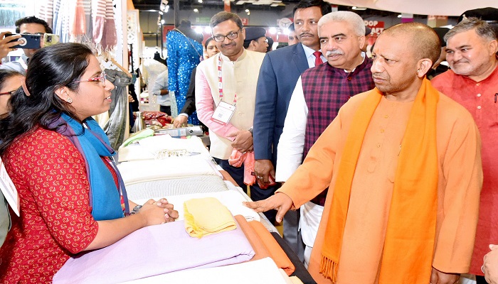 टेक्सटाइल सेक्टर में दुनिया को है भारत का इंतजार : सीएम योगी