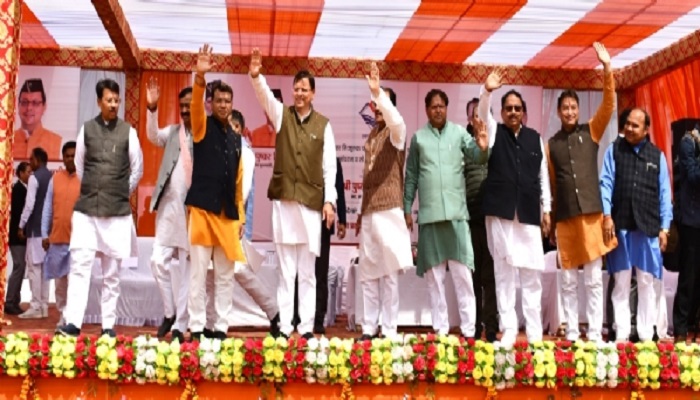 धामी का आज का दिन रहा गरीबों के नाम, 2600 परिवारों को दिए नजूल पट्टे