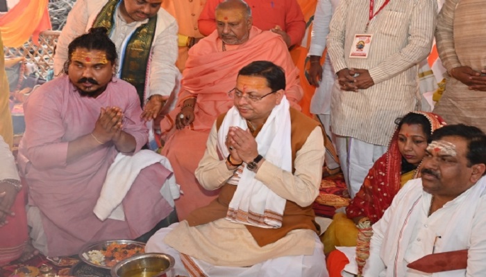 महारूद्र यज्ञ अनुष्ठान में शामिल हुए सीएम धामी