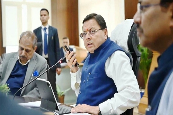 गुड गर्वनेंस मॉडल से जनता और नौकरशाही के बीच सेतु बने मुख्यमंत्री धामी