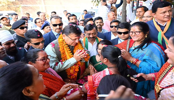 सीएम धामी का कार्यकर्ताओं के साथ संवाद, लोकसभा चुनाव में जुटने की अपील