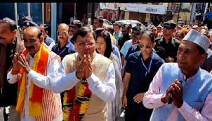 सीएम धामी ने भाजपा उम्मीदवार अजय टम्टा के समर्थन में की पदयात्रा