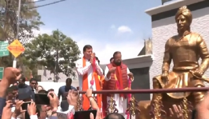 मुख्यमंत्री धामी ने निकाला रोड शो, मोदी-धामी की गूंज