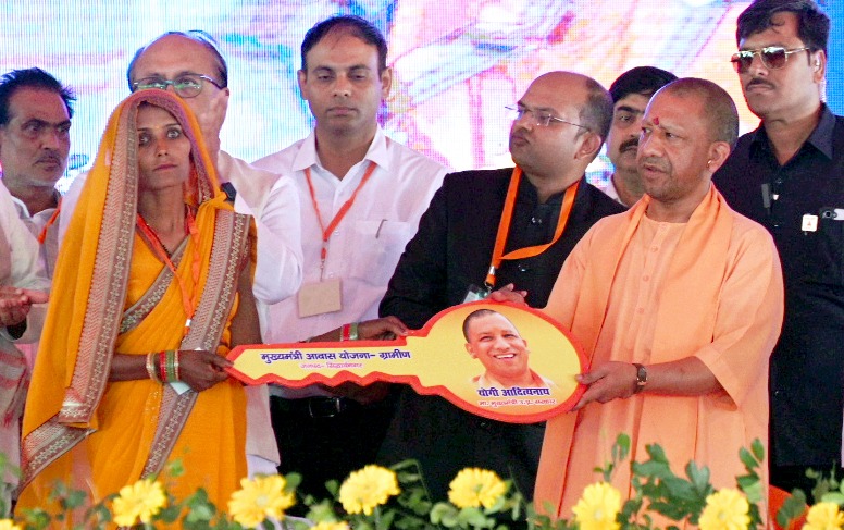 आकांक्षात्मक से आगे बढ़कर विकसित जनपद बन रहा सिद्धार्थनगर: सीएम योगी