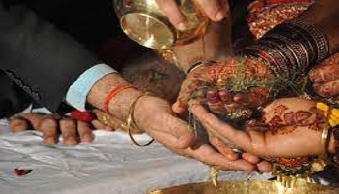 योगी सरकार ने पिछड़े वर्ग की शादी अनुदान योजना की बढ़ाई आय सीमा