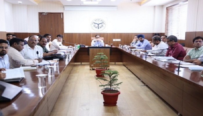 नदियों के प्रदूषण को कम करने के लिए बन रहा प्लान: अमृत अभिजात