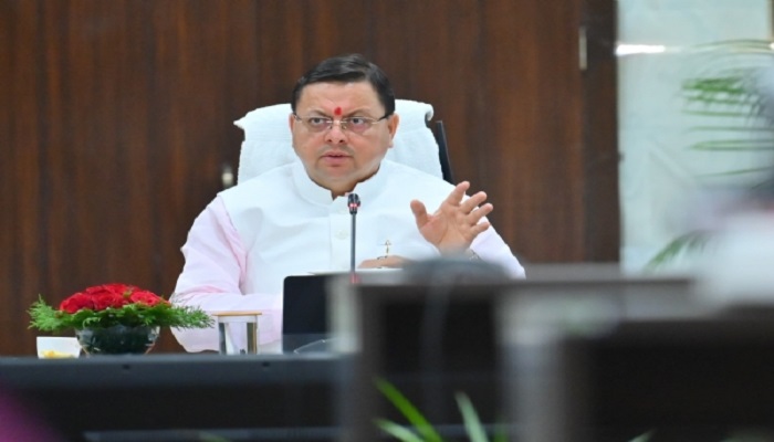 सीएम धामी ने वन विकास निगम के अध्यक्ष के स्वास्थ्य की ली जानकारी