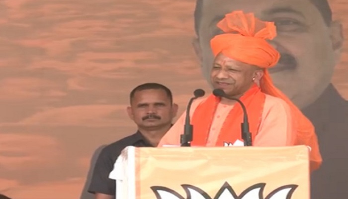 कठुआ में दहाड़े सीएम योगी, बोले- अब देश में पटाखा भी फूटे तो पाकिस्तान देता है सफाई