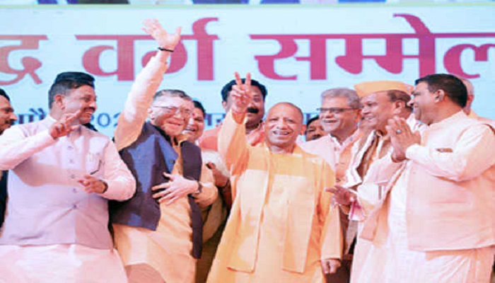 लोकसभा चुनाव ‘स्वार्थ के परिवार’ बनाम ‘मोदी के परिवार’ के बीच: योगी