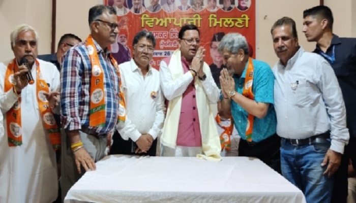 सीएम धामी ने लुधियाना में प्रबुद्धजन एवं व्यापारियों के साथ किया संवाद