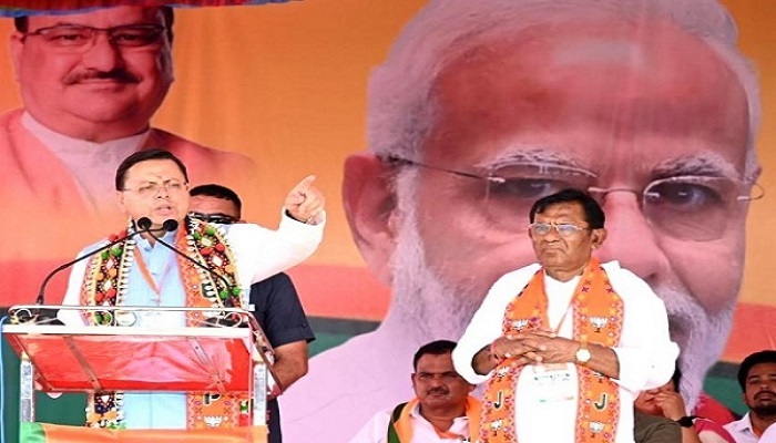 तेलंगाना में गरजे धामी, बोले- देश विरोधी और पाकिस्तान की भाषा बोल रहे कांग्रेसी