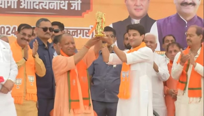 देश में औरंगजेब का जजिया कर जबरन लागू करना चाहती है कांग्रेसः सीएम योगी