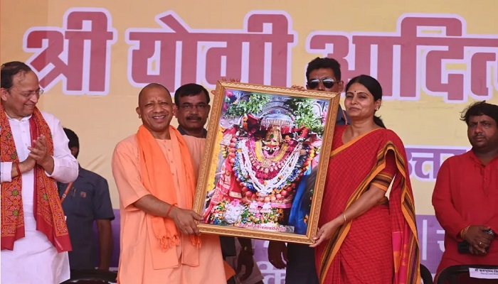 48 डिग्री तापमान भी नहीं डिगा पाया आपका उत्साह, विकास से जताएंगे आभारः योगी