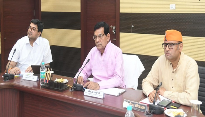 उपभोक्ताओं को 24 घंटे निर्वाध विद्युत आपूर्ति उपलब्ध कराना प्रदेश सरकार का संकल्प: एके शर्मा