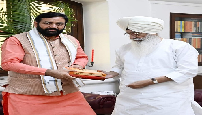 मुख्यमंत्री नायब सिंह ने लिया बाबा गुरिंदर सिंह का आशीर्वाद