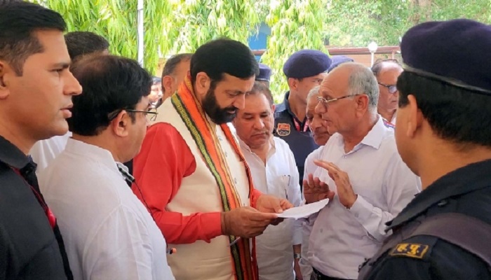 जनता की समस्याओं का समाधान तत्परता के साथ करना सुनिश्चित करें: सीएम