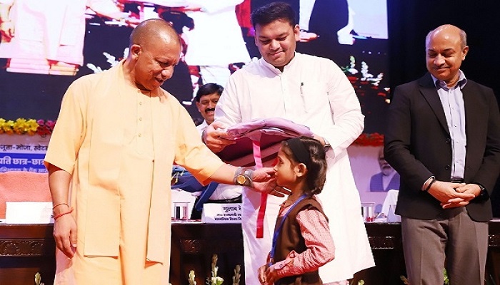 कोई छात्र स्कूल से वंचित न रहे, ये देश की सबसे बड़ी सेवा होगी : मुख्यमंत्री योगी
