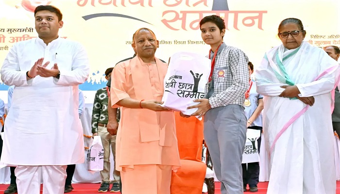 पलायन नहीं, परिश्रम और संघर्ष का मार्ग है संन्यास : योगी आदित्यनाथ
