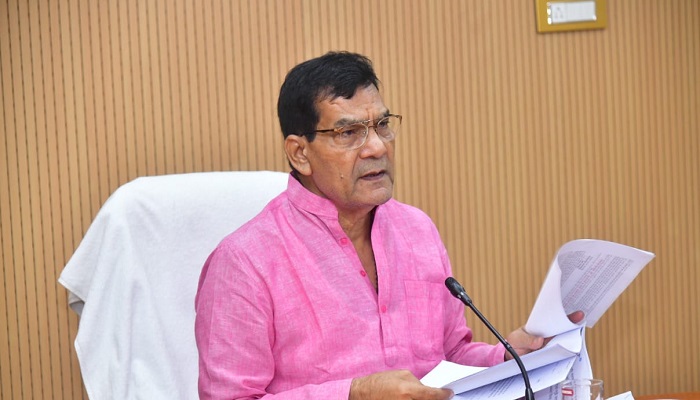 विद्युत अपूर्ति के बीच होने वाली समस्या की भरपाई रोस्टर के दौरान अतिरिक्त अपूर्ति देकर की जाये: एके शर्मा