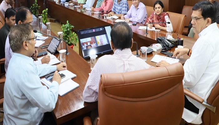 संचारी रोग, मच्छर-मक्खीजनित बीमारियों से बचाने के लिए दवाओं का करें छिड़काव: एके शर्मा