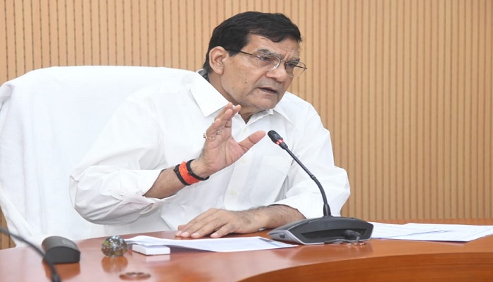 नगरीय क्षेत्रों में सभी अधिशासी अधिकारी साफ किये गये कूड़ा स्थलों पर कराये पौधरोपण: एके शर्मा
