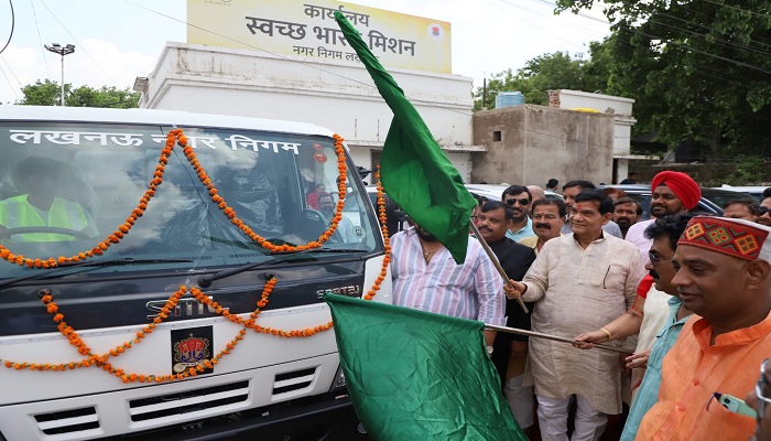 निकायों में जल भराव, संचारी रोग की रोकथाम, नाले-नालियों की सफाई कार्य पर न हो लापरवाही: एके शर्मा