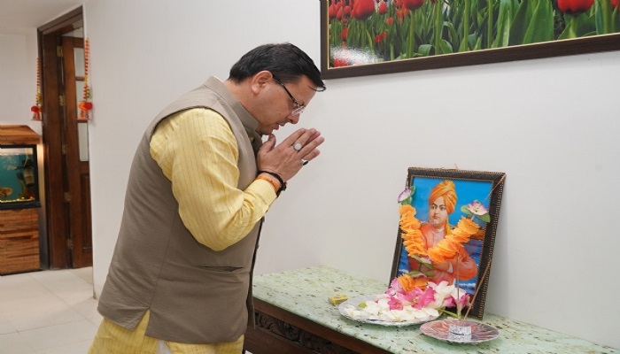 सीएम धामी ने पुण्यतिथि पर स्वामी विवेकानंद को दी श्रद्धांजलि