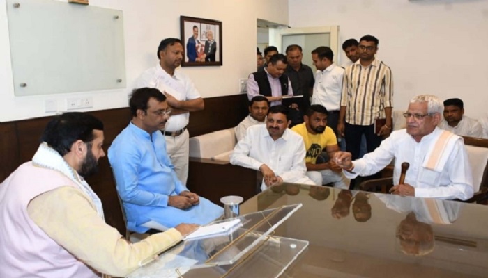 डंपिंग स्टेशन की समस्या को लेकर ग्रामीणों ने मुख्यमंत्री नायब सिंह से की मुलाकात