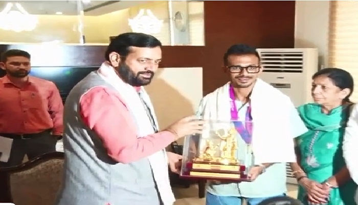 सीएम सैनी से विश्व विजेता टीम के सदस्य युजवेंद्र चहल ने की भेंट