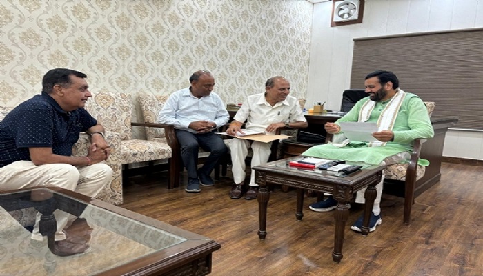 सीएम नायब सैनी से मिला बहादुरगढ़ के उद्यमियों का प्रतिनिधि मंडल, विभिन्न मुद्दों पर की चर्चा