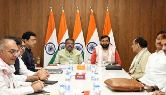CM नायब सिंह ने हरियाण चुनाव प्रभारी धर्मेंद्र प्रधान से मुलाकात की