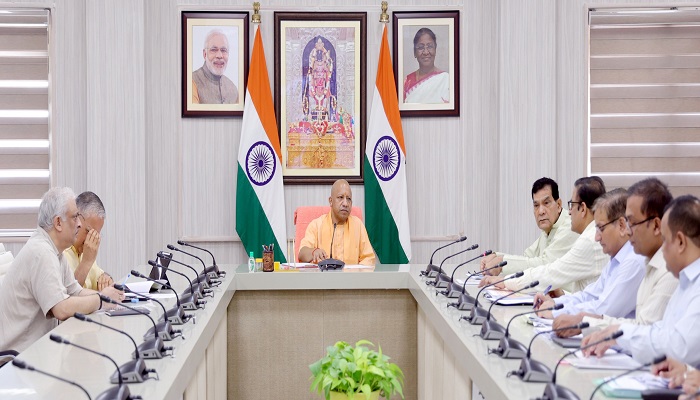 सीएम योगी ने भी महाकुंभ के दौरान पूरे नगर को सजाने के दिए निर्देश