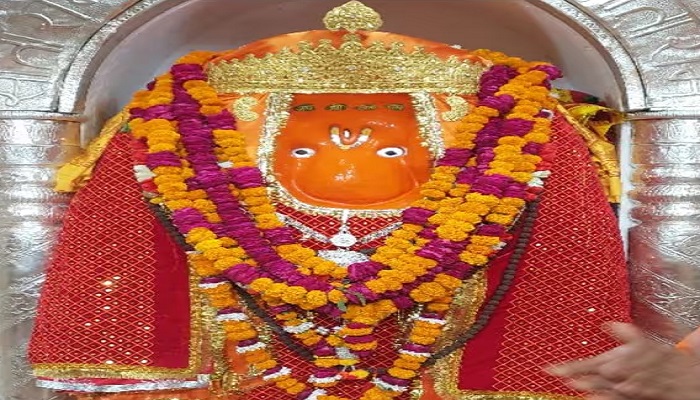 इस हनुमान मंदिर में मुस्लिम कराते हैं पूजा, जानें इसकी वजह