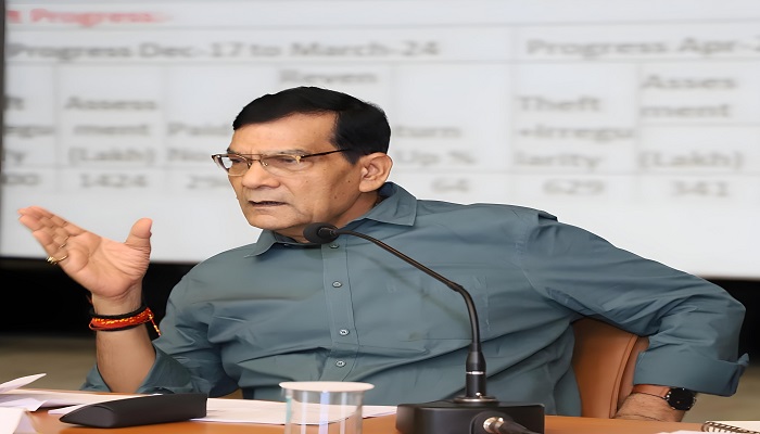 विद्युत चोरी पर पूर्ण अंकुश लगाए और राजस्व बढ़ाने पर ध्यान दें: एके शर्मा