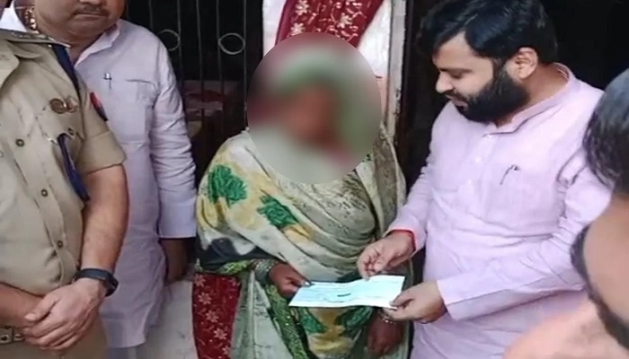 Ayodhya Gangrape: सीएम ने पीड़िता परिवार के लिए भेजी पांच लाख की आर्थिक सहायता राशि