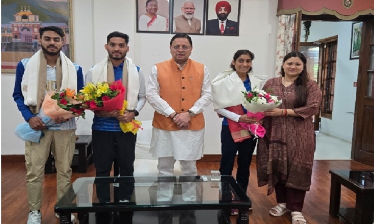 पेरिस ओलिंपिक में प्रतिभाग कर लौटे खिलाड़ियों ने मुख्यमंत्री से की भेंट