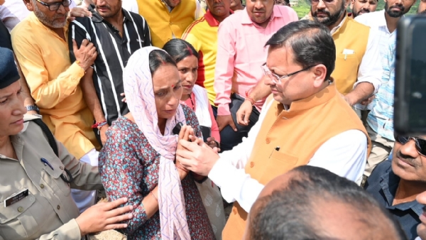 सीएम धामी ने आपदा प्रभावितों को हर संभव मदद का भरोसा दिया