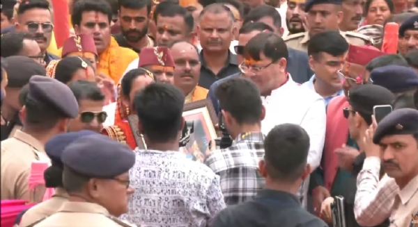 जन्माष्टमी महोत्सव के समारोह में शामिल हुए सीएम धामी, नन्हे बाल गोपाल से लिया आशीर्वाद