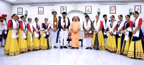 कला किसी भाषा या क्षेत्र की नहीं, बल्कि पूरे देश की होती है : योगी आदित्यनाथ