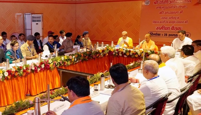 महिला सुरक्षा को दें सर्वाेच्च प्राथमिकता, मिशन शक्ति को प्रभावी ढंग से करें संचालित: सीएम योगी