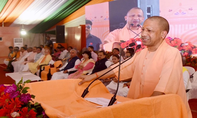कानपुर में योगी बोले- माफिया, गुंडों के लिए हमारी सरकार में चलेगी बुलेट ट्रेन