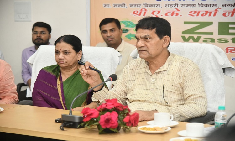 सामुदायिक, सार्वजानिक और पिंक शौचालयों की साफ़ सफ़ाई और मेंटीनेंस कार्य अच्छे से कराया जाए: एके शर्मा