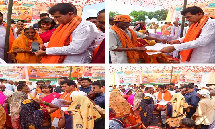 ऊर्जा मंत्री ने दिलाई भाजपा की सदस्यता, विपक्ष पर साधा निशाना