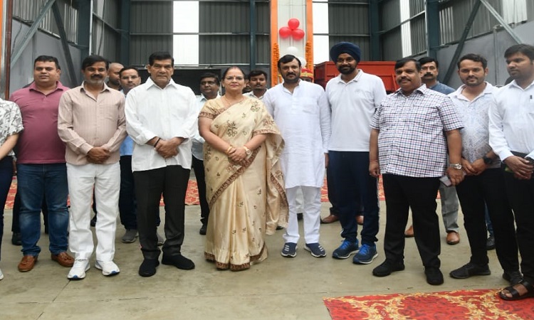 एके शर्मा ने 50 मिट्रिक टन क्षमता का पोर्टेबल कॉम्पेक्टर ट्रांसफर स्टेशन का किया उद्घाटन