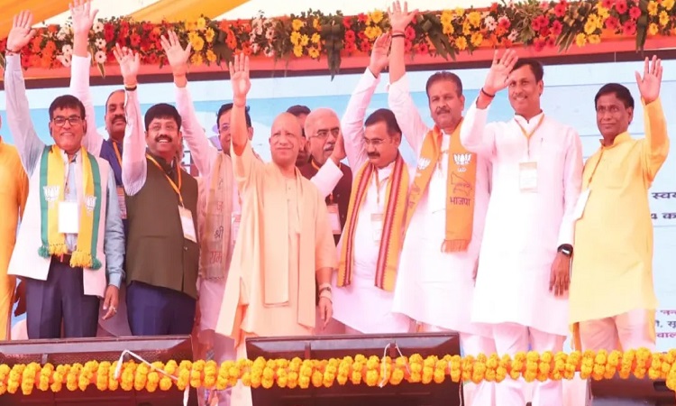 टीपू सुल्तान बनने का ख्वाब देखने वालों ने ही प्रयागराज के सामने खड़ा किया पहचान का संकट : सीएम