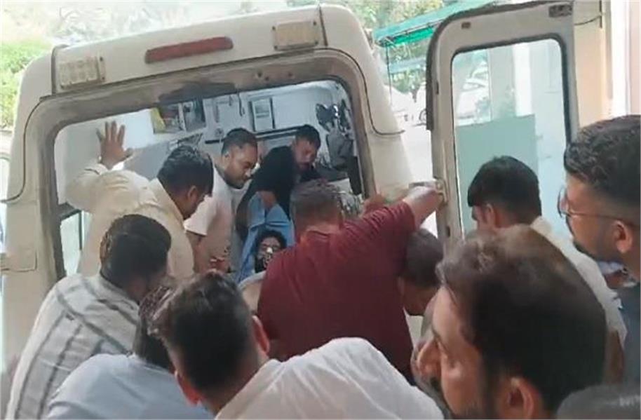 कालका से कांग्रेस प्रत्याशी के काफिले पर फायरिंग, समर्थक को लगी 2 गोली