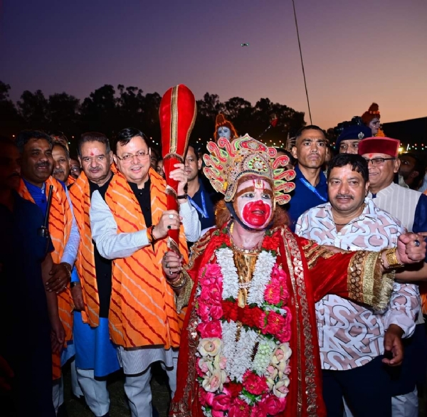 रावण जैसे अहंकारी और अधर्मी के अंत और भगवान श्रीराम के गुणों का स्मरण कराता है दशहरा: धामी